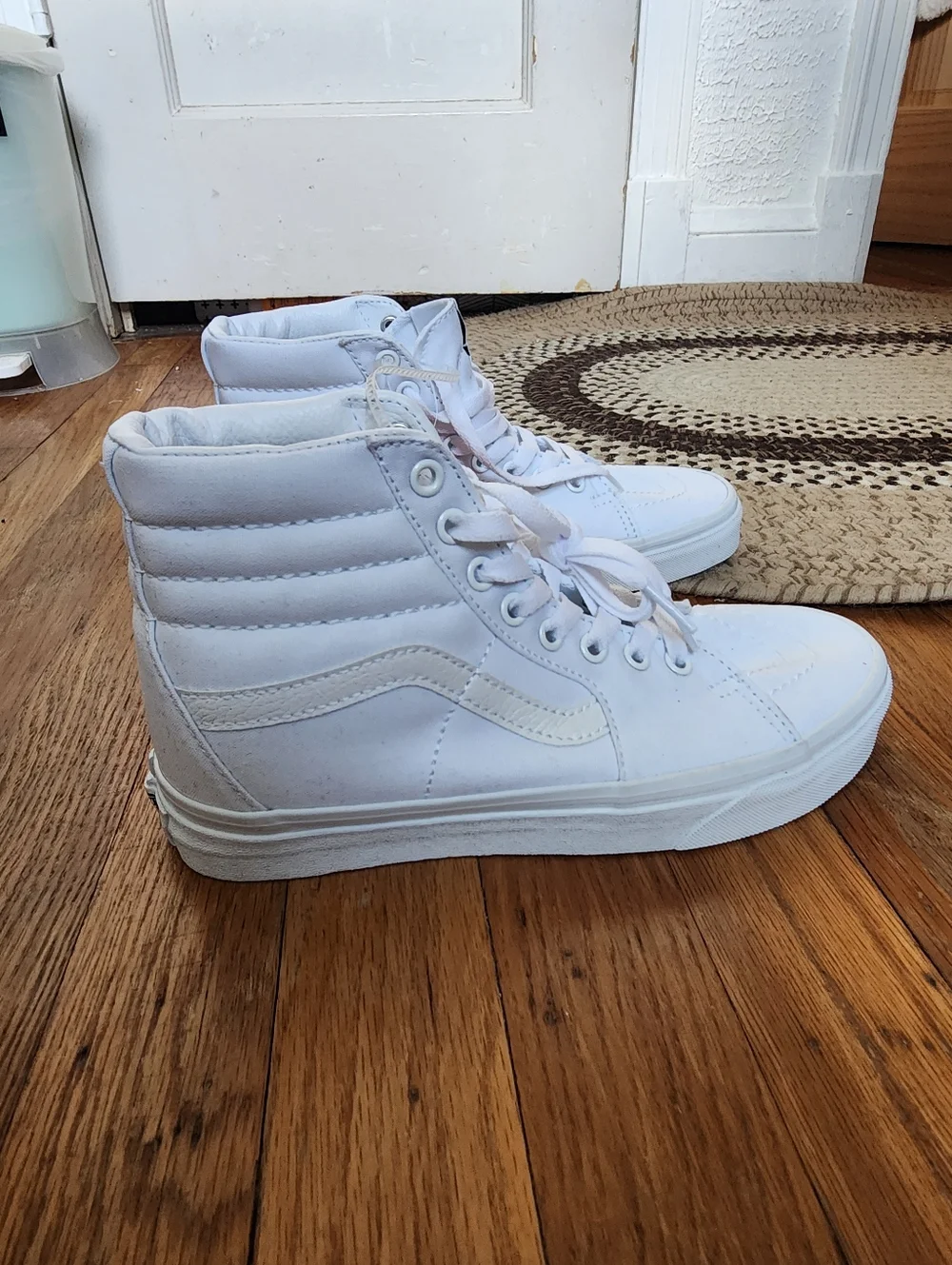 Vans Sk8-Hi Sneakers in White
